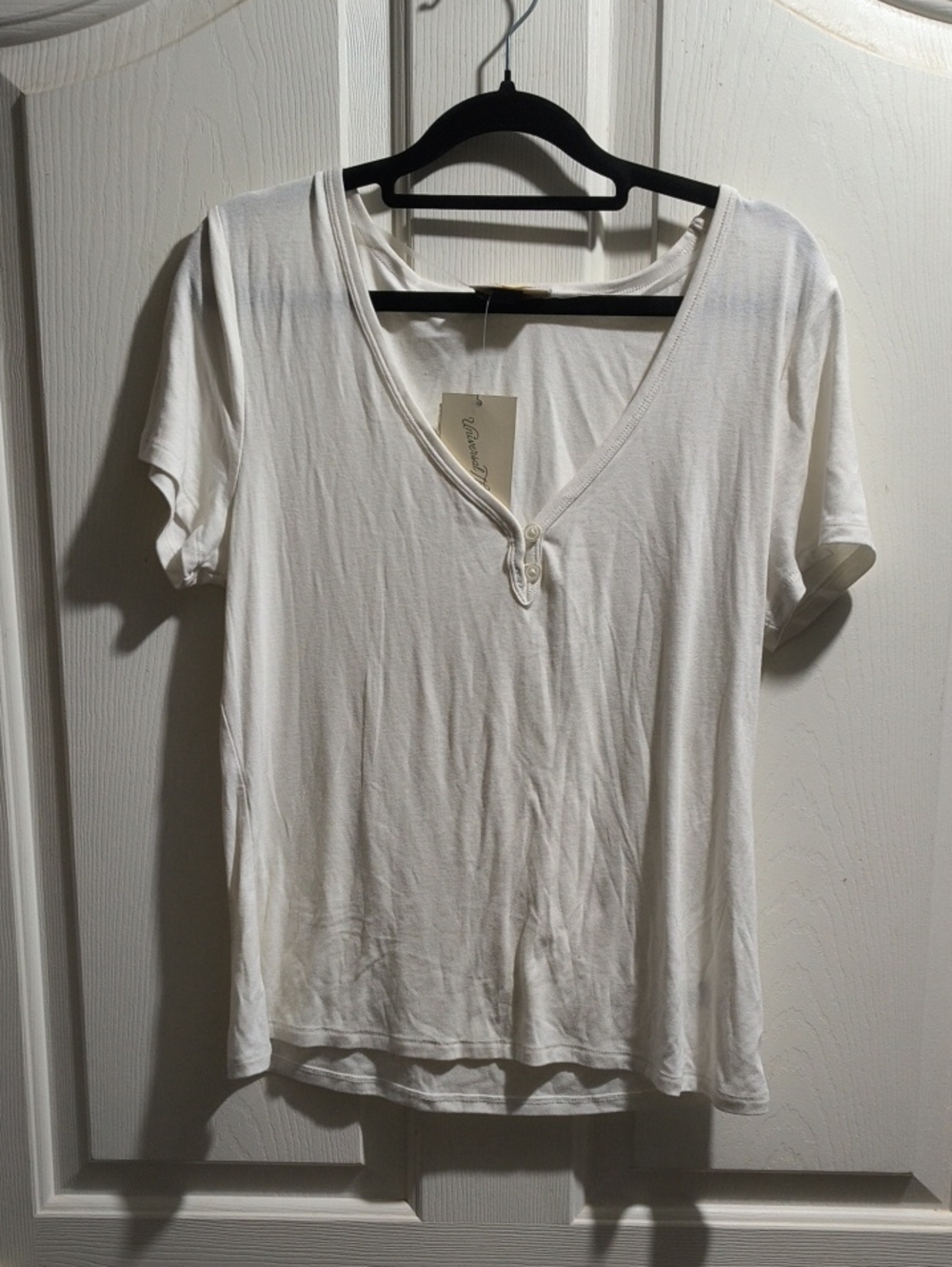 Universal Thread White V-Neck Short Sleeve Top